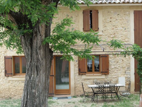 Character house in the heart of the Luberon Park