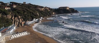 House with garden, close to the beach