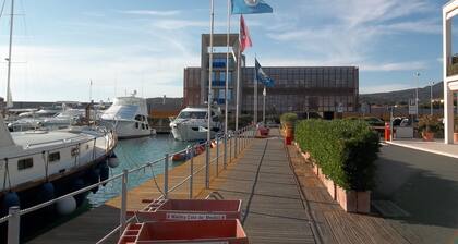 House with garden, close to the beach