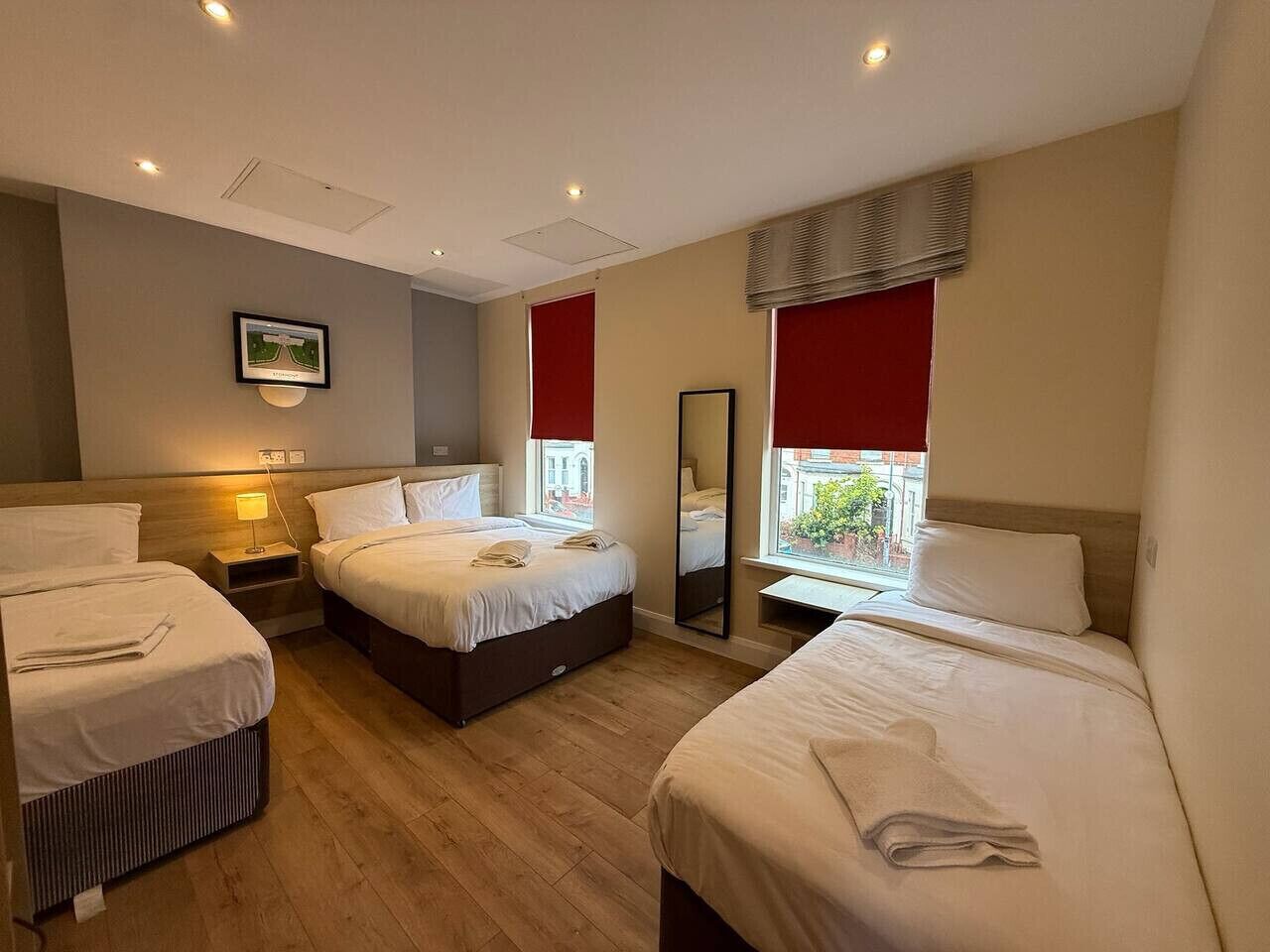 5 bedrooms, iron/ironing board, WiFi, bed sheets