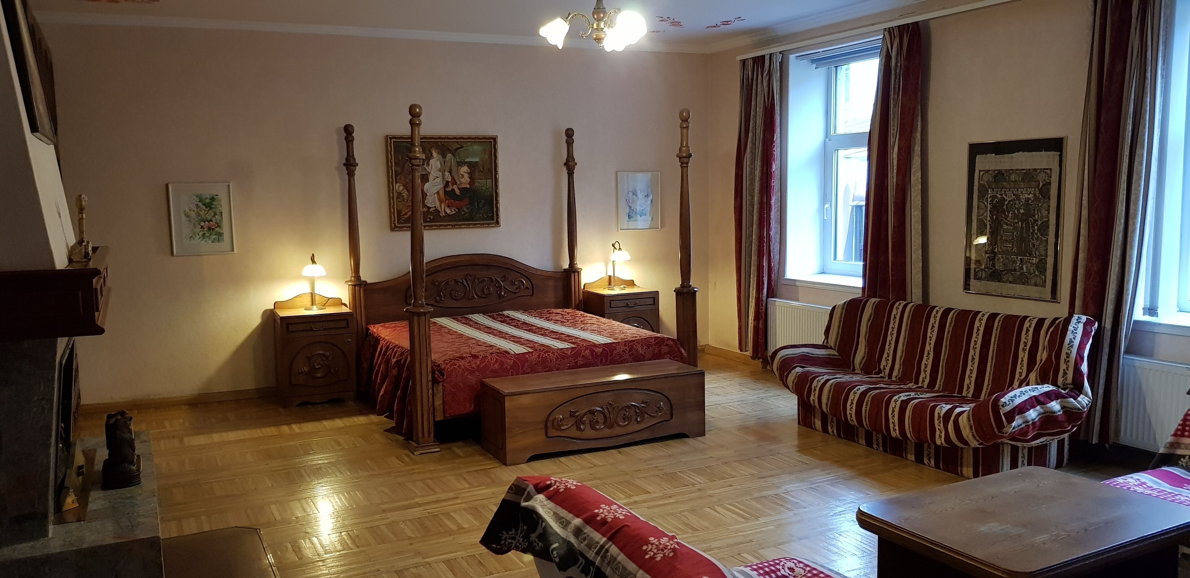 3 Schlafzimmer, Schreibtisch, schallisolierte Zimmer