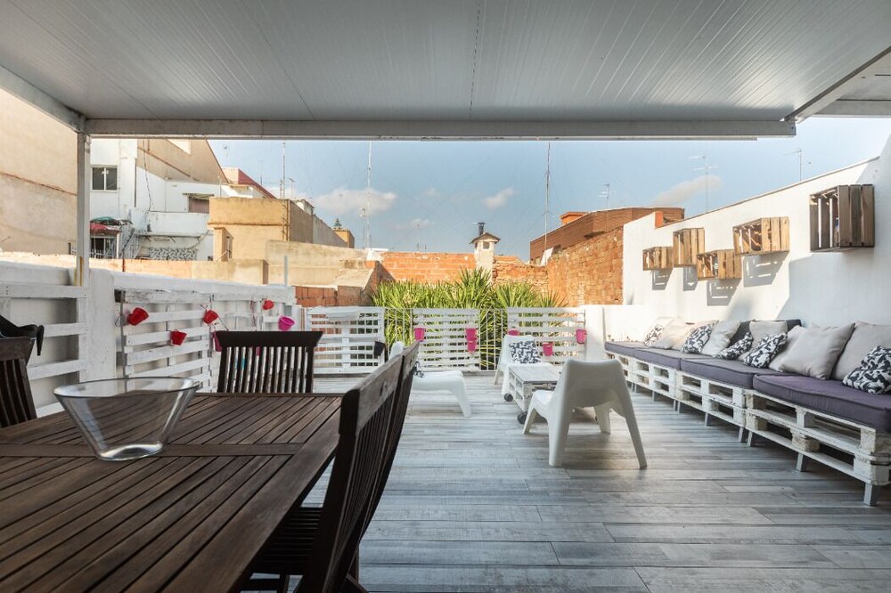 Fabulosa y alucinante Gran Casa con terraza 50m para 14personas.