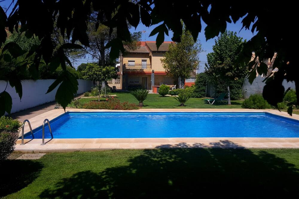 House \/ Villa - Pinseque