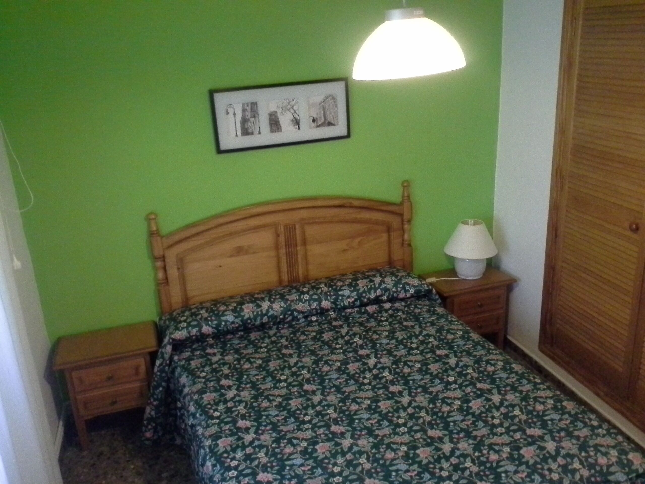 CHALET CON PISCINA, JARDIN Y BARBACOA PRIVADO.