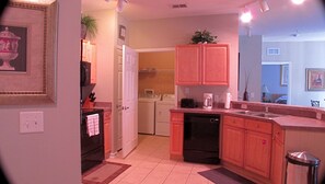 Fridge, microwave, oven, stovetop - Upscale 2 Bedroom/2 Bathroom Condominium Near Disney, Florida at Terrace Ridge (Davenport)