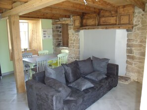 Télévision, chaîne hi-fi