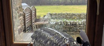 Lyx Stone Barn Konvertering - ek balkar, exponerade stenväggar och Cosy Log Burner