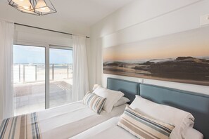 4 soverom, safe på rommet, strykejern/-brett og reiseseng for barn