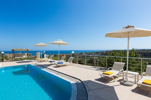 Diamantis Villa, Serene Oasis with SeaViews