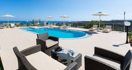 Villa Diamantis! Erstaunliche Seeansichten, privater Pool 40m2, 1km zum Strand u. Zu den Geschäften