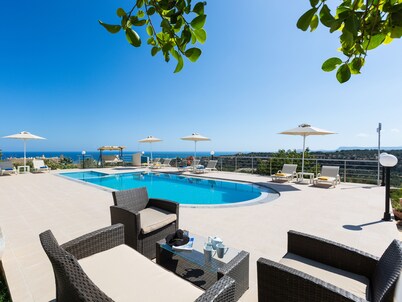 Diamantis Villa, Serene Oasis with SeaViews