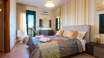 6 bedrooms, in-room safe, iron/ironing board, travel crib