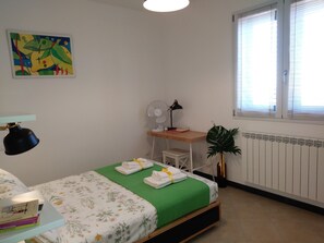 1 Schlafzimmer, Schreibtisch, Bügeleisen/Bügelbrett, kostenloses WLAN