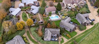 Primrose lodge - Tor Farm - sleeps 4/5 with private hot tub & countryside views