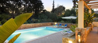 PEACEFUL COZY COMFORTABLE SUNNY VILLA