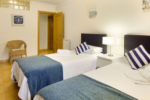 5 عدّة غرف نوم ومكتب ومكواة/لوح كي وواي فاي