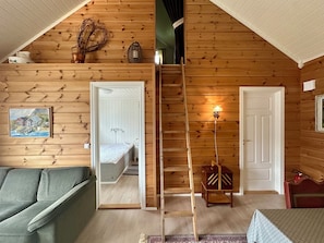 2 bedrooms, iron/ironing board, free WiFi