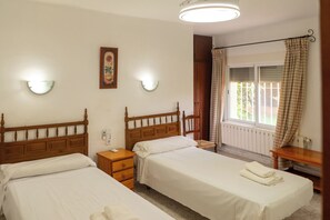 6 bedrooms, in-room safe, iron/ironing board, free WiFi