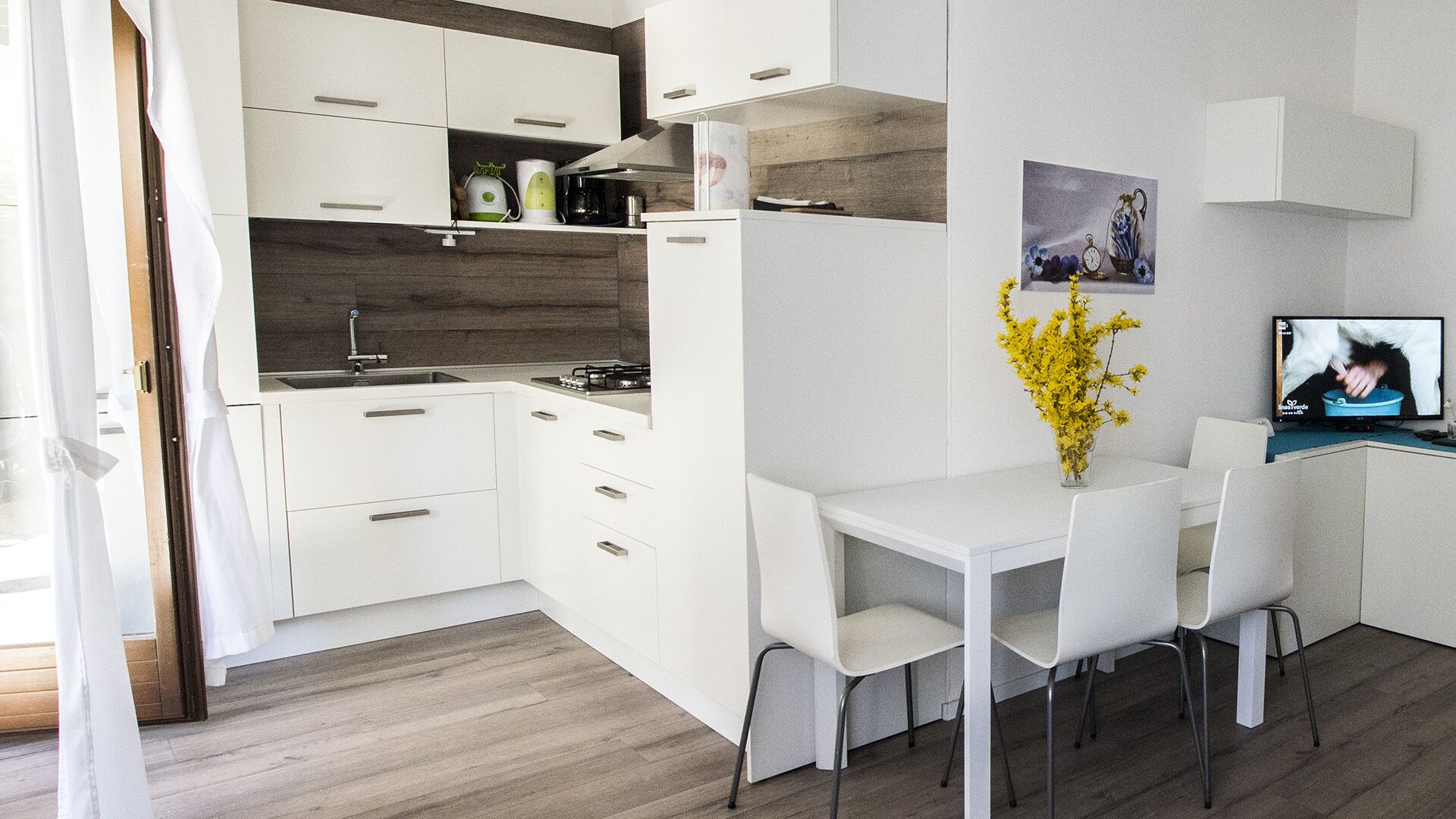 HOLIDAY HOUSE RE. TI - BRIGHT APARTMENT