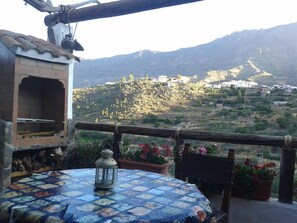 Outdoor dining - Typical house Canaria, Tejeda with all amenities. (Tejeda .Las Palmas)