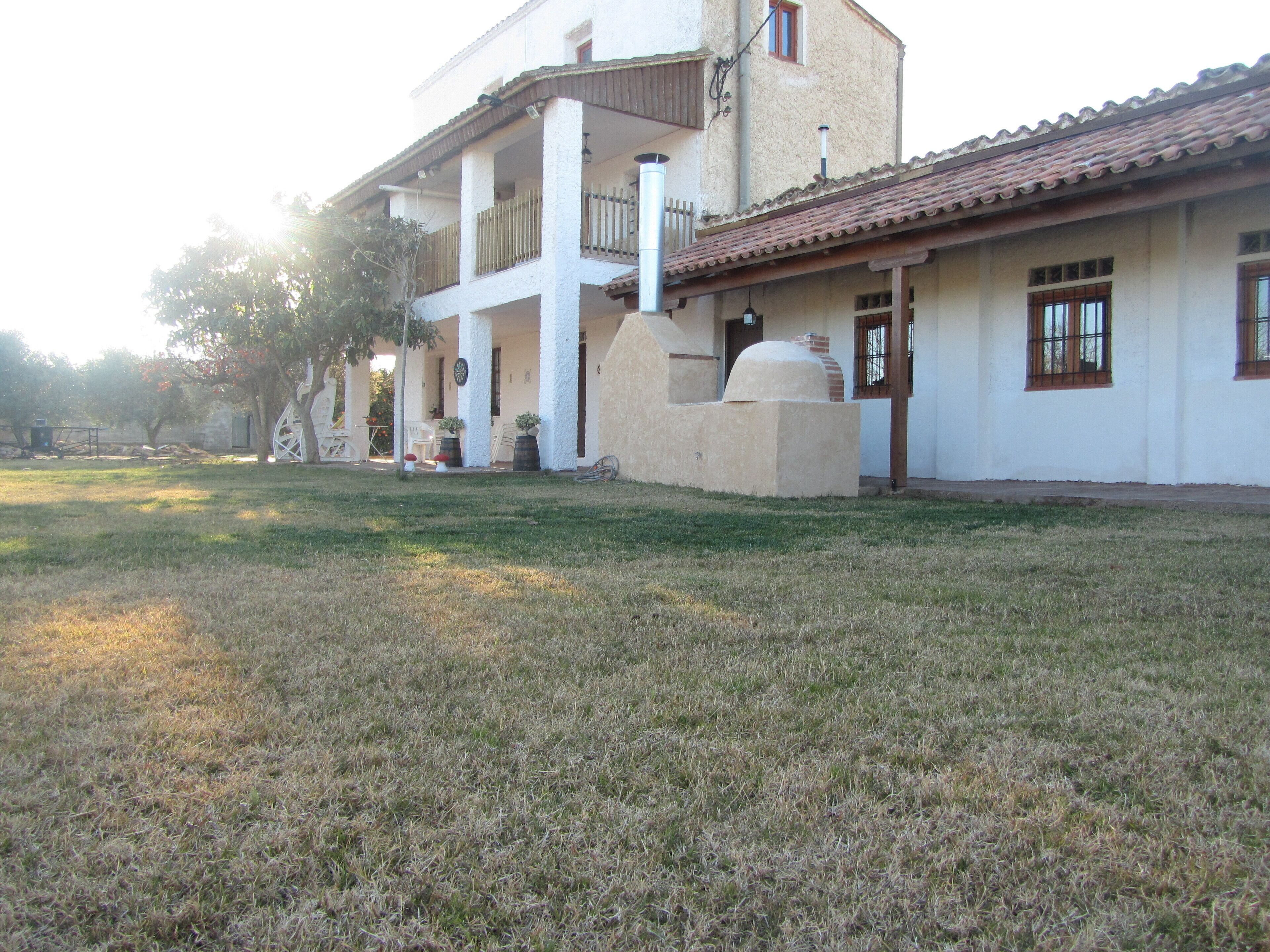 Barbecue, Wood Oven, Pool, MiNi Golf, Ping Pong, Table football, Basketball. 