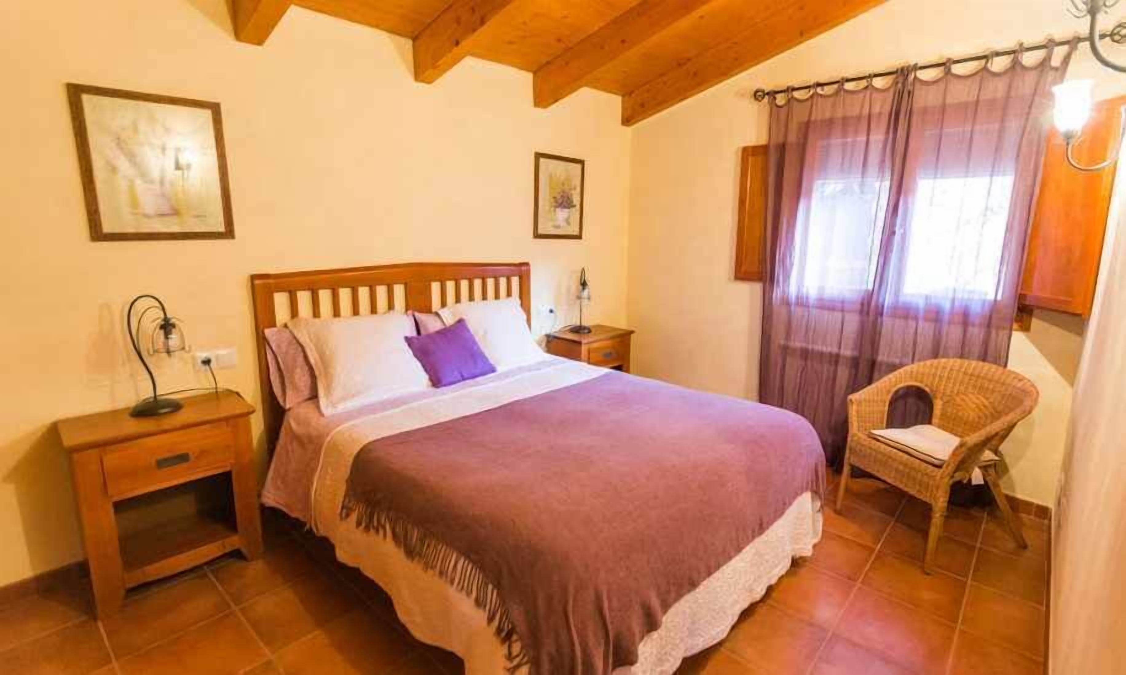 Lo Tossal I. Penthouse with fireplace and terrace