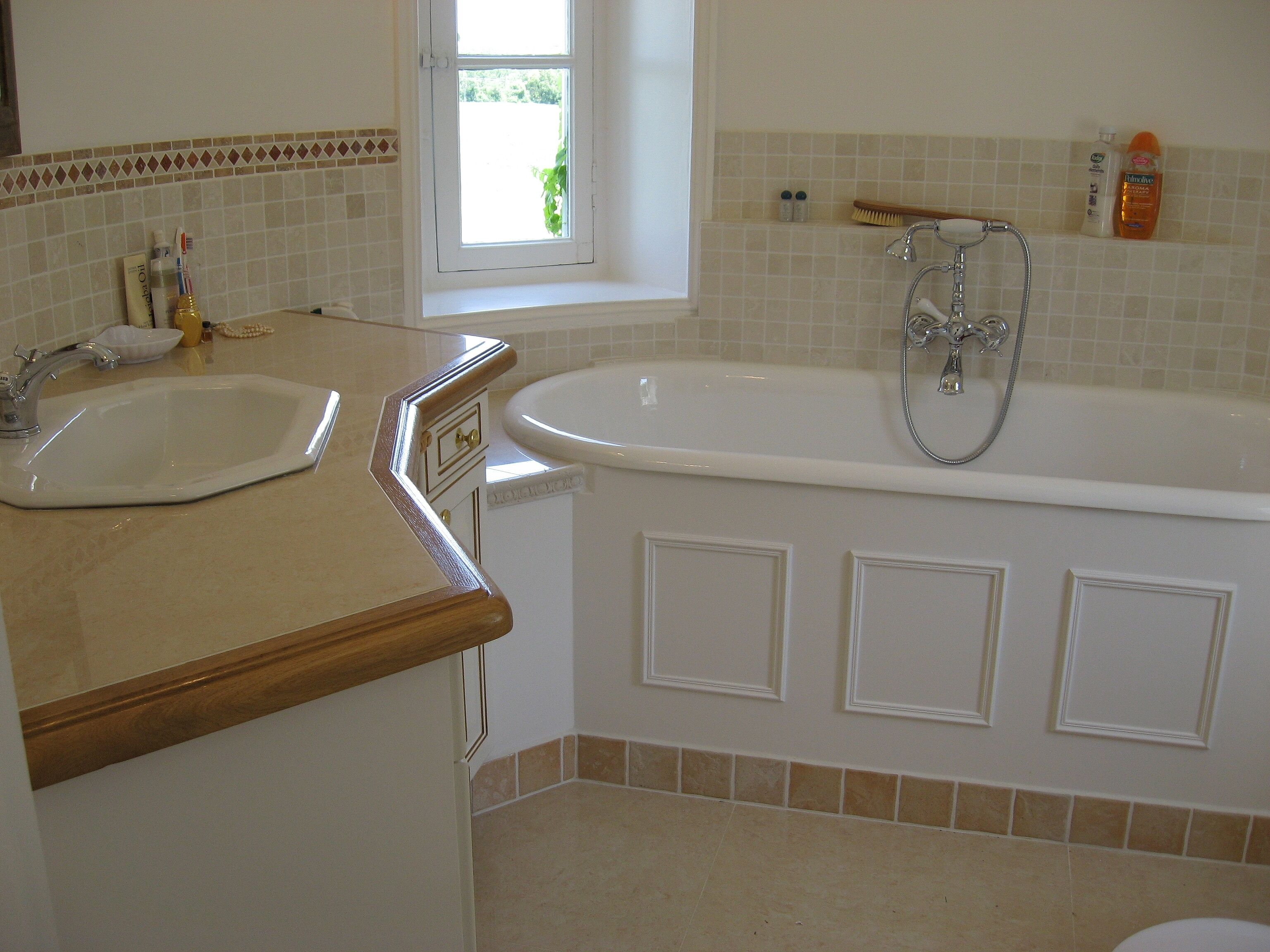 Château avec piscine privée, illuminée Tennis, pianos à queue, WIFI