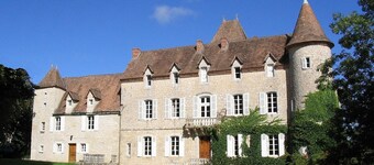 Enchanting Chateau with En-suites, Heated Pool, Tennis, Grand Pianos, BBQ, WiFi