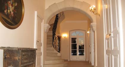 Enchanting Chateau with En-suites, Heated Pool, Tennis, Grand Pianos, BBQ, WiFi