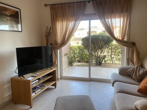 Smart TV, fireplace, books - Fabulous apartment with WIFI and Shared Use Of Indoor/Outdoor Pools, Tennis (Portimão)