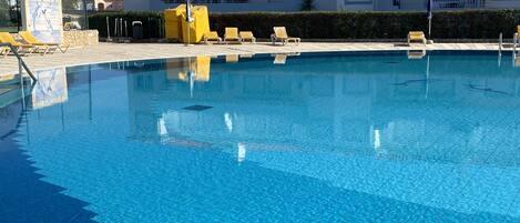 Indoor pool, outdoor pool