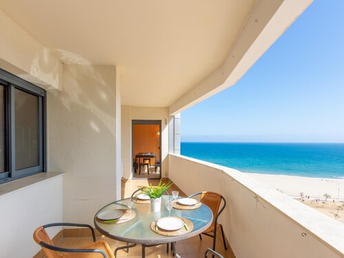 Apartamento de lujo frente al mar