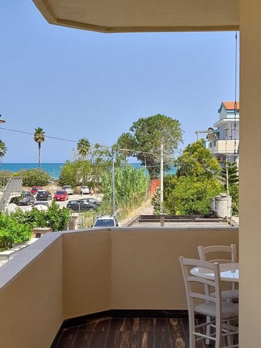 RESIDENCE EFFERRE 50 Meter vom Meer entfernt Wohnung von 150 Quadratmetern