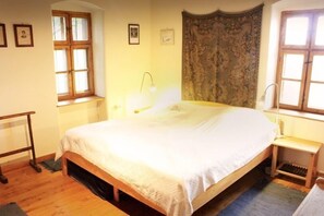 3 chambres, fer et planche à repasser, Wi-Fi, literie fournie