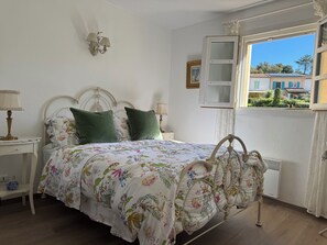 3 bedrooms, iron/ironing board, travel cot, free WiFi