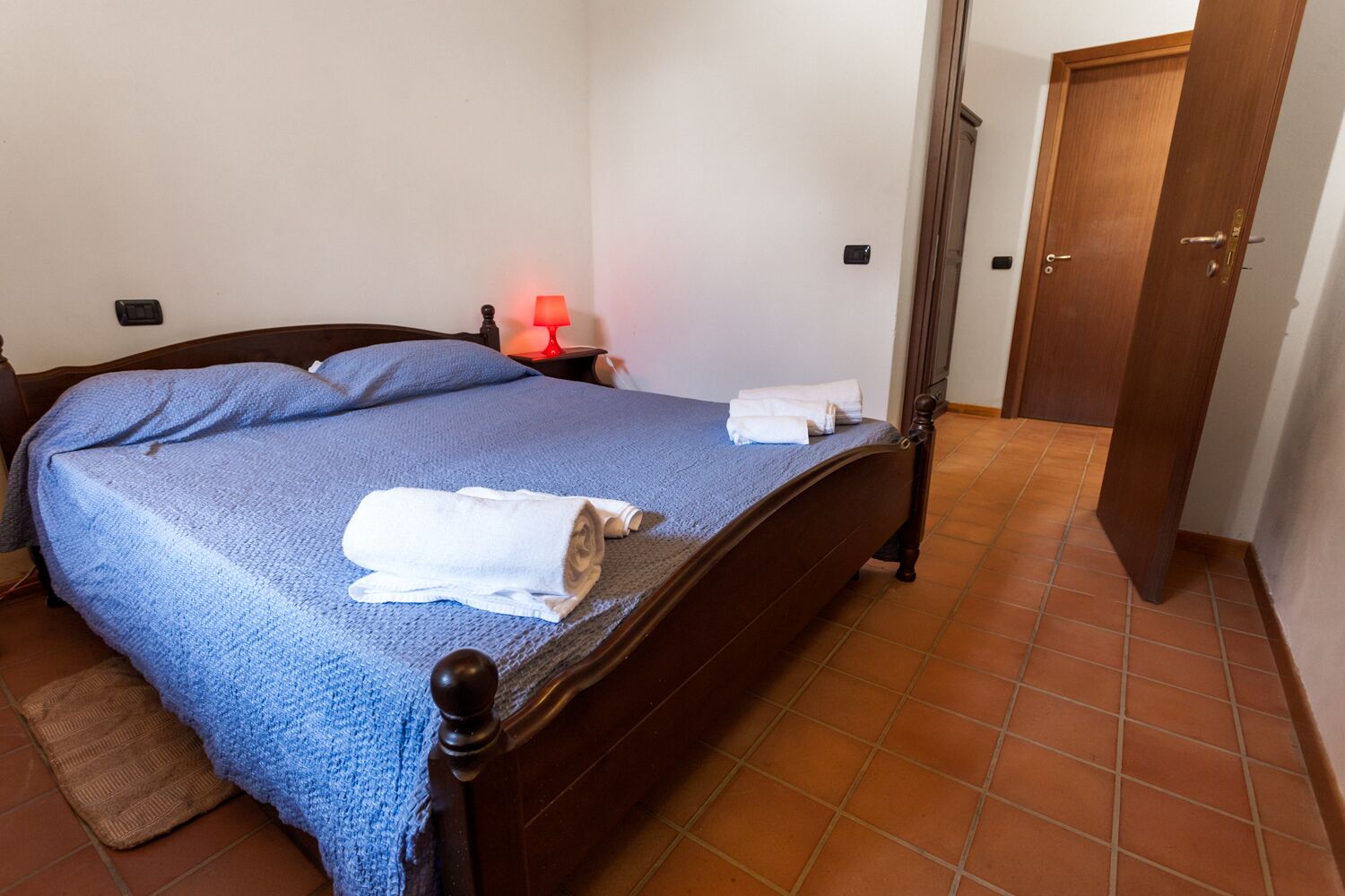 Farmhouse with pool between oranges and lemons trees