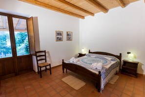 2 bedrooms, WiFi, bed sheets, wheelchair access