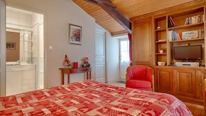 2 chambres, fer et planche à repasser, lit parapluie, Wi-Fi gratuit