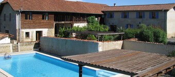 Peaceful private base in Pyrenees, large pool, perfect for outdoor enthusiasts