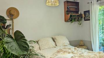 3 bedrooms, in-room safe, iron/ironing board, travel crib