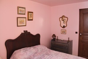 1 chambre, fer et planche à repasser, Wi-Fi