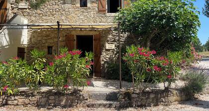 La Petite Grange - Converted vaulted barn - South Ardèche - 2 ensuite bedrooms