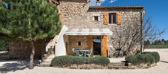 La Petite Grange - Converted vaulted barn - South Ardèche - 2 ensuite bedrooms