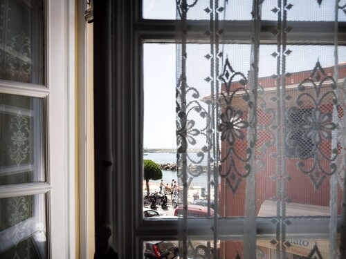 Trois pièces de charme sur la promenade du front de mer de Chiavari mer