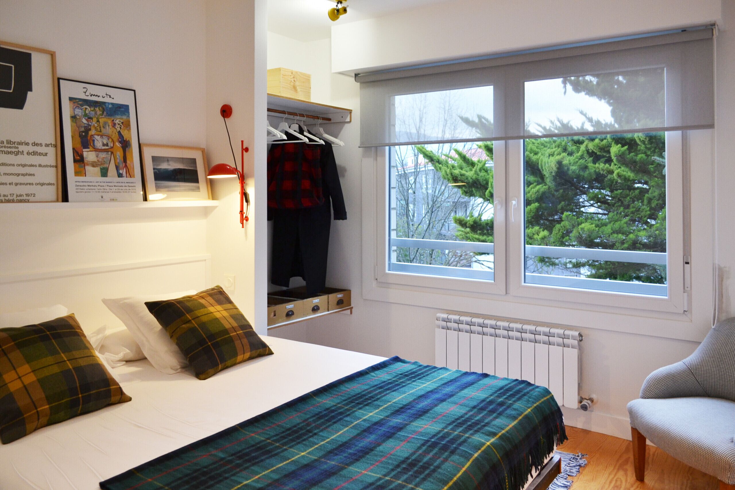 3 slaapkamers, een strijkplank/strijkijzer, gratis wifi, beddengoed