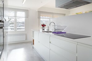 Refrigerador, microondas, horno, lavavajillas