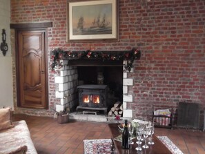 Interior - Fully Equipped Farmhouse, downstairs bedroom and bathroom,
Sat to Sat (Argoules)