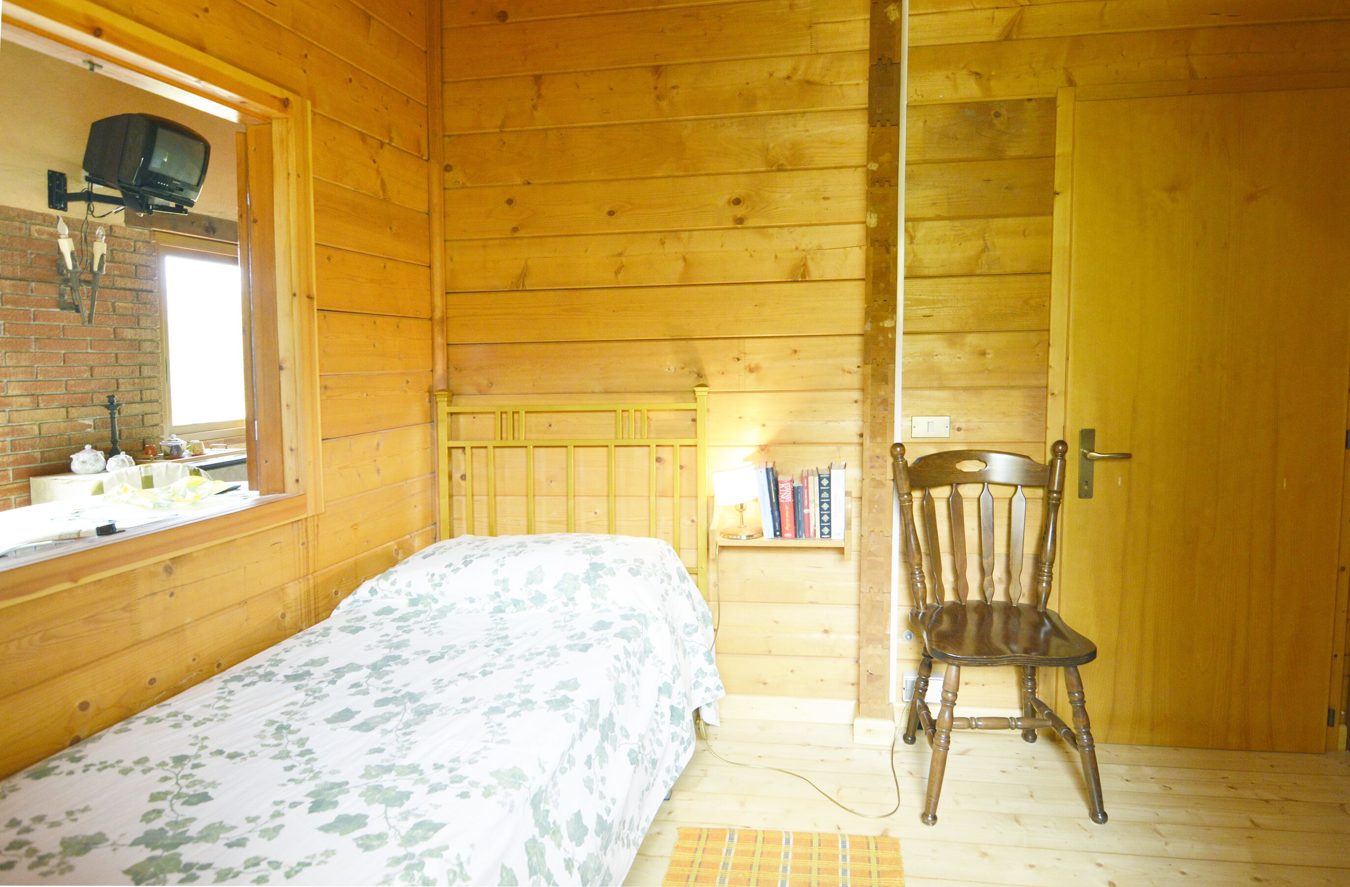 OLIVE TREE CHALET: • wi-fi • garden • bbq •veranda • amazing sea and hills view