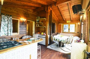 Dining - OLIVE TREE CHALET: • wi-fi • garden • bbq •veranda • amazing sea and hills view (Rocca di Capri Leone)