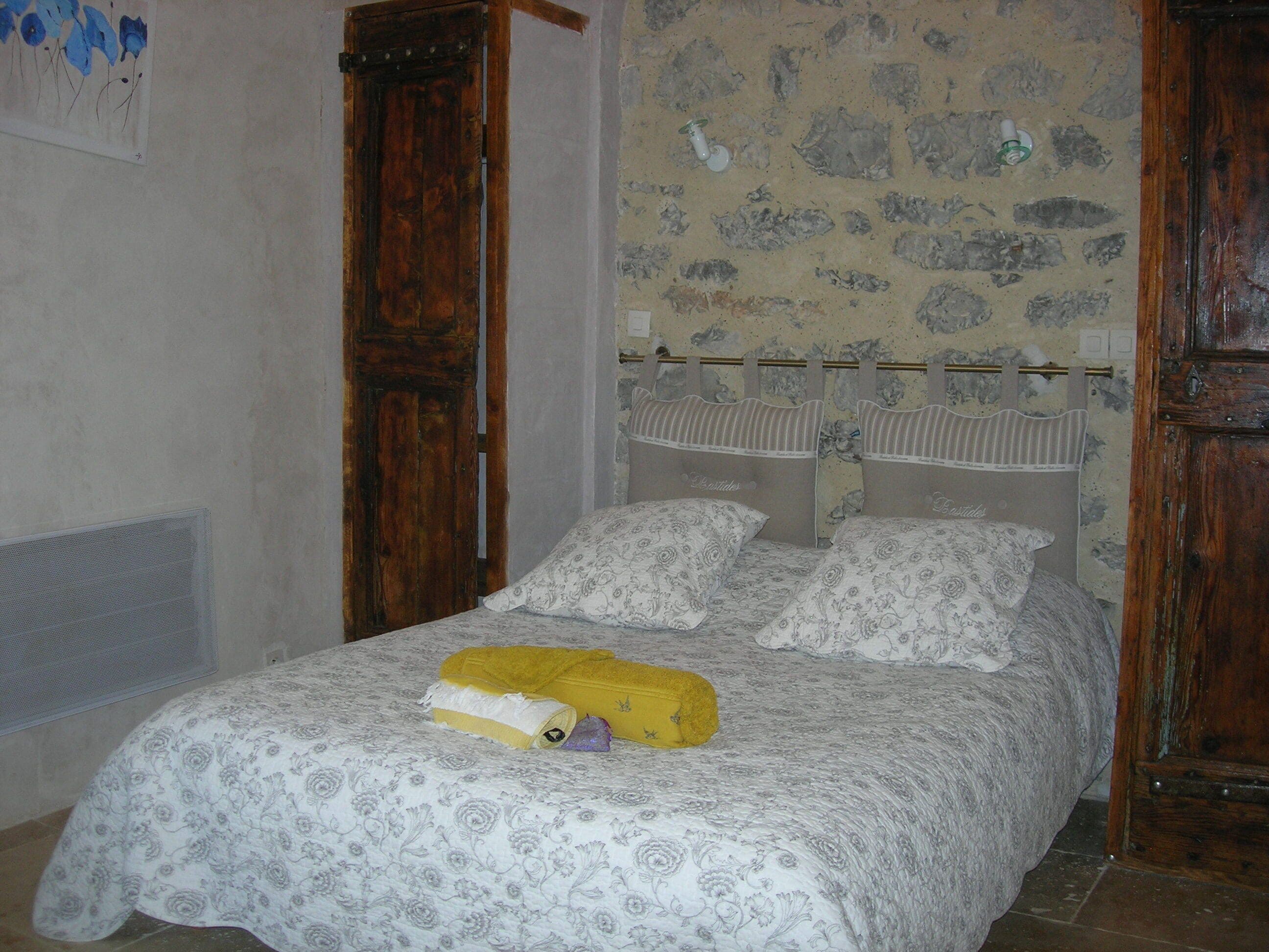 semi-detached cottage in private property with trees 